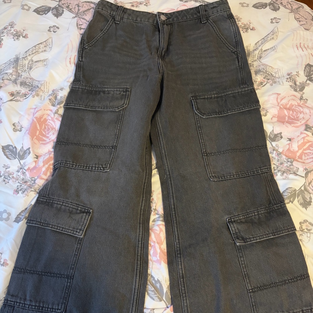 H&M Charcoal Gray Denim Jeans with Subtle Stitching